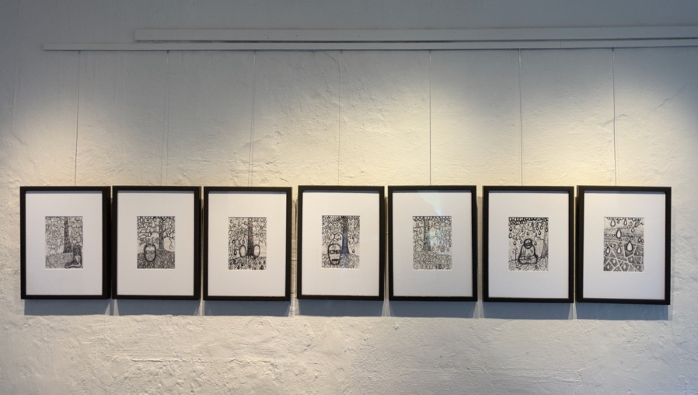 tusjtegninger inn i skogen